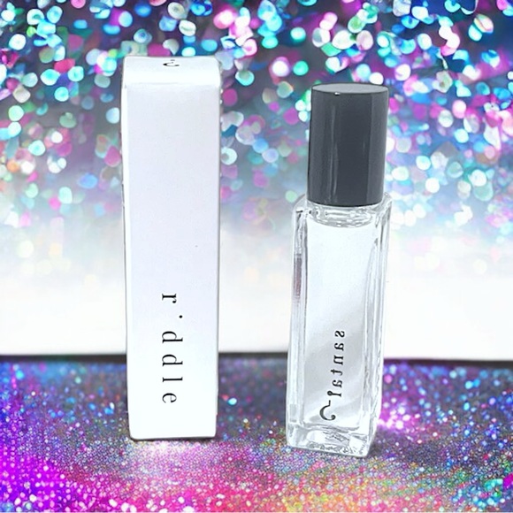Riddle Santal Fragrance Scented Oil Roll-on Rollerball 8ml New In Box - Picture 2 of 16